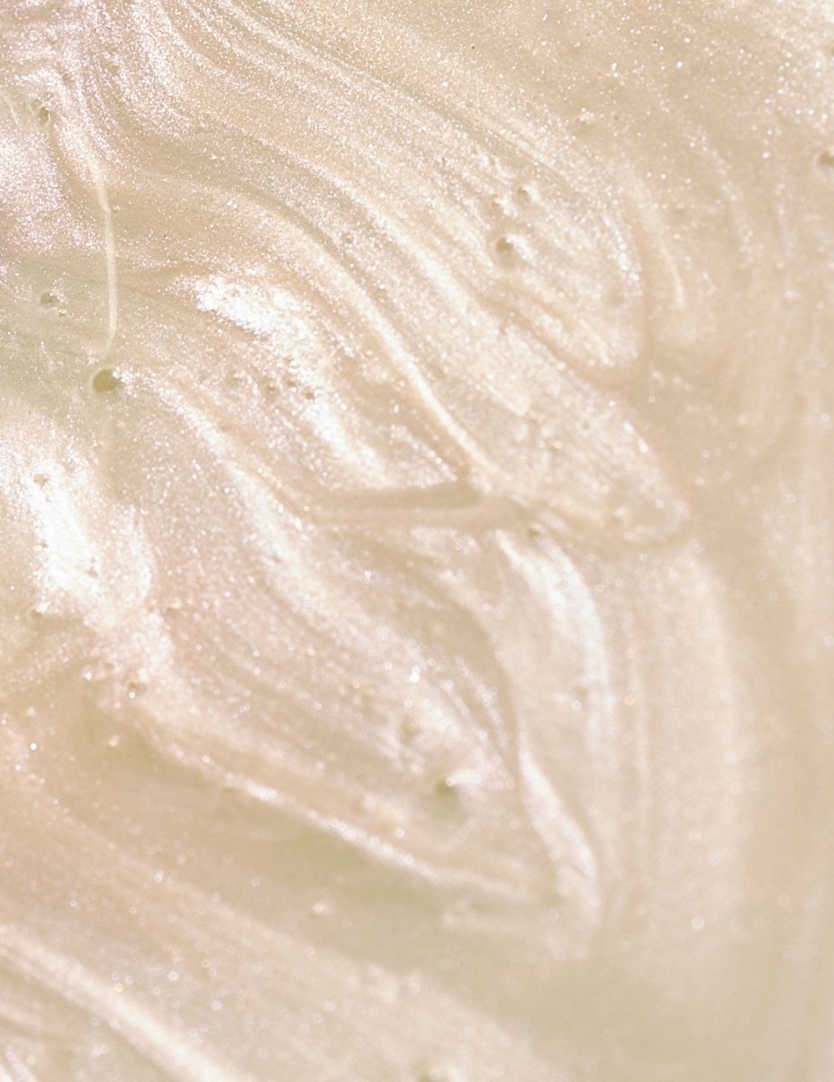 Le Sweet - Satin Pearl Top Coat - Nail Polish Color